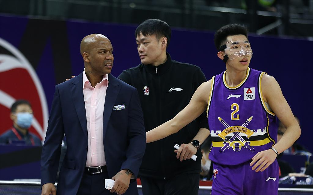 世界杯手机观看-CBA新秀第一年就成球队老大的3位现役球星