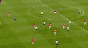 世界杯下载安装指南-半场多打1人遭绝杀！曼联1-2十人纽卡 近12轮首败 B费送点后助攻