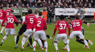 世界杯下载安装指南-半场多打1人遭绝杀！曼联1-2十人纽卡 近12轮首败 B费送点后助攻